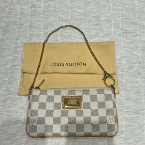 Louis Vuitton Pouchette